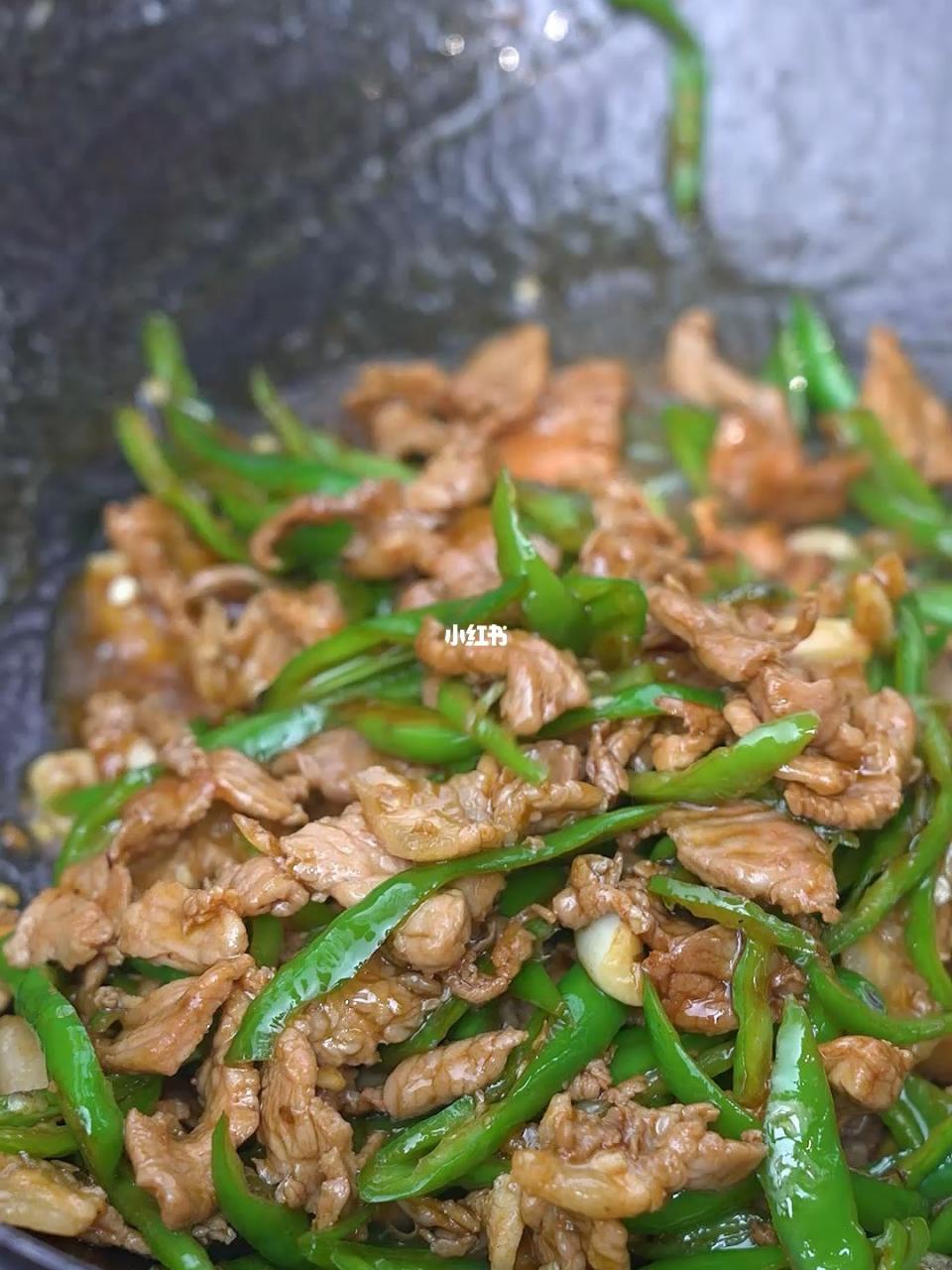 圆白菜炒三层肉_炒肉圆白菜粉丝_圆白菜炒肉做法